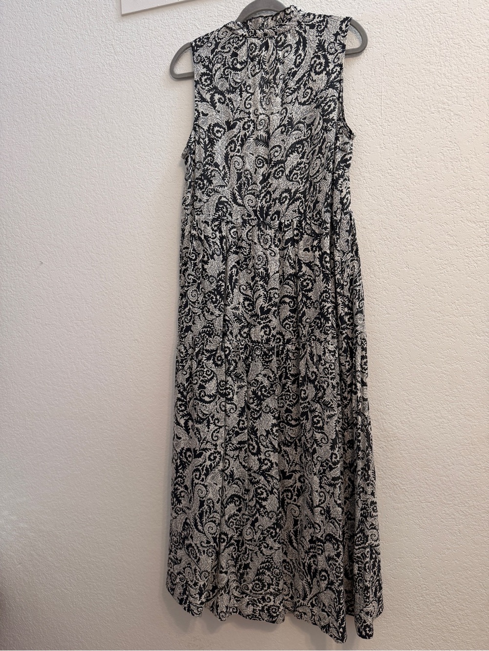 Sleeveless Black & White Paisley Maxi Dress MAEVE